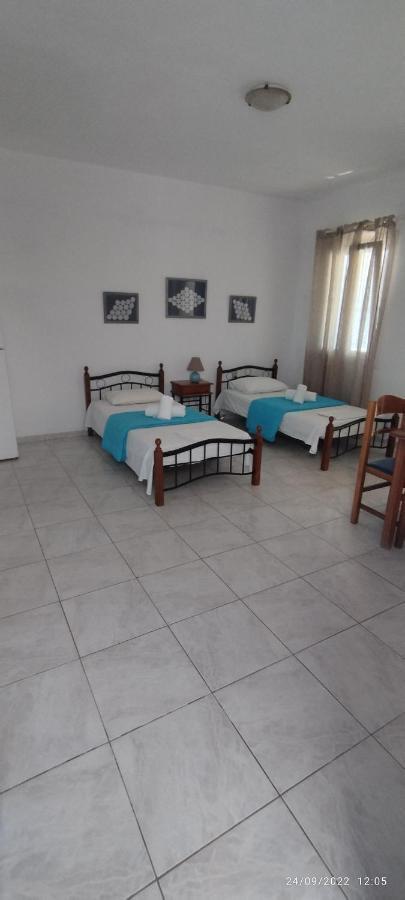 اجيوس ايوانيس Tinos Apartments Zalonis الغرفة الصورة